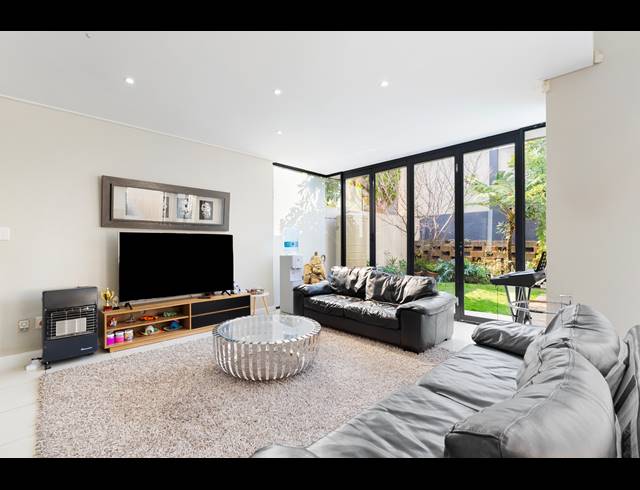 3 BEDROOM TOWNHOUSE FOR SALE IN BRYANSTON